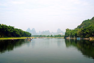 探秘广西阳朔，醉美漓江畔的绝味——阳朔啤酒鱼，一场味蕾与风景的双重盛宴